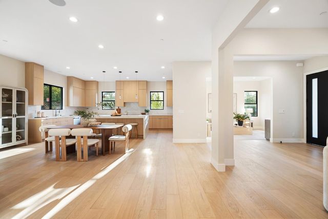 10476 S Stelling Road, Cupertino, CA 95014