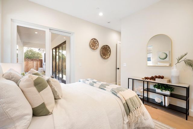 10476 S Stelling Road, Cupertino, CA 95014