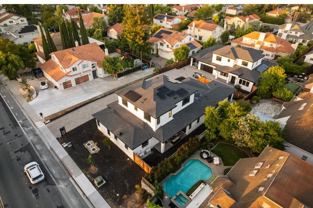 10476 S Stelling Road, Cupertino, CA 95014