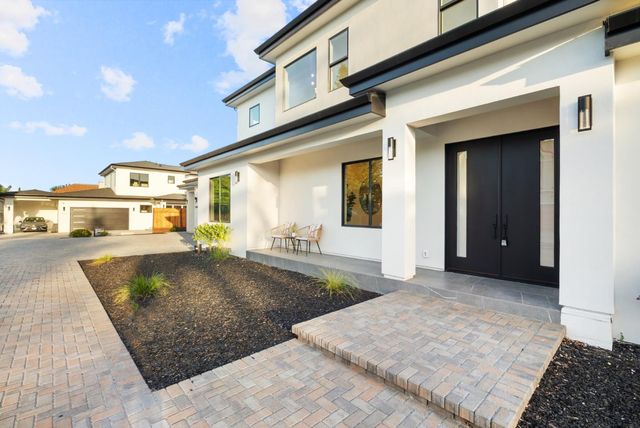 10476 S Stelling Road, Cupertino, CA 95014