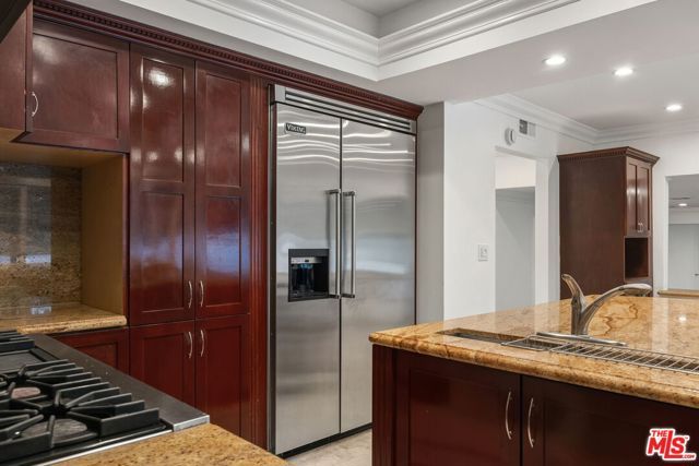 16541 Park Lane Circle, Los Angeles, CA 90049