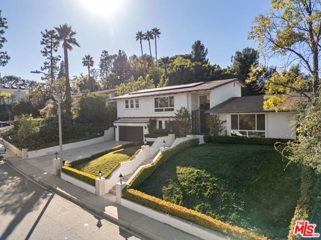 16541 Park Lane Circle, Los Angeles, CA 90049