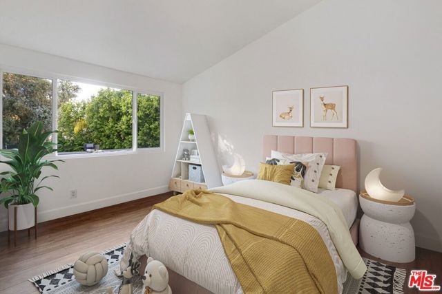 16541 Park Lane Circle, Los Angeles, CA 90049