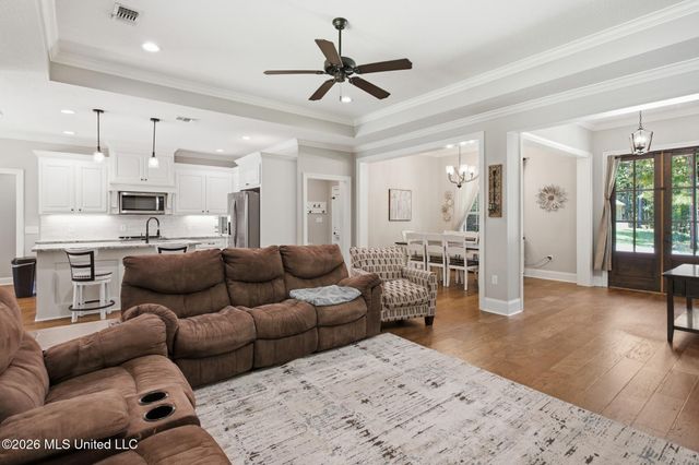 65 Stonegate Drive, Hattiesburg, MS 39402