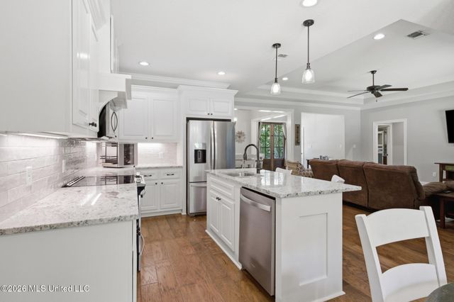 65 Stonegate Drive, Hattiesburg, MS 39402