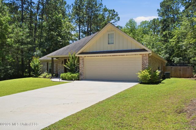 65 Stonegate Drive, Hattiesburg, MS 39402
