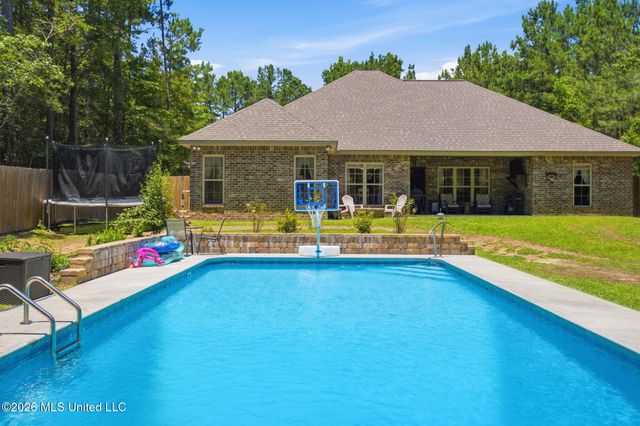 65 Stonegate Drive, Hattiesburg, MS 39402