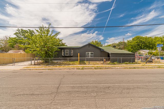 502 S San Manuel St, San Antonio, TX 78237