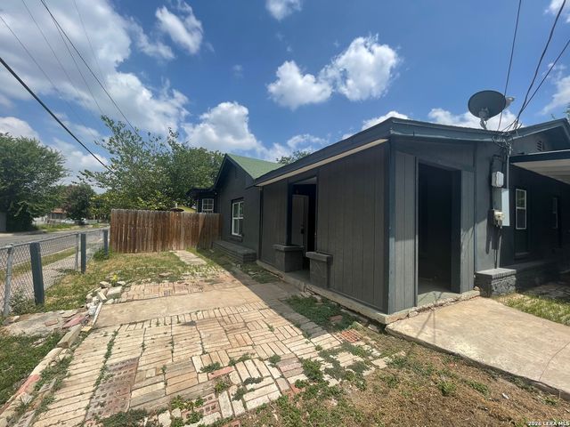 502 S San Manuel St, San Antonio, TX 78237
