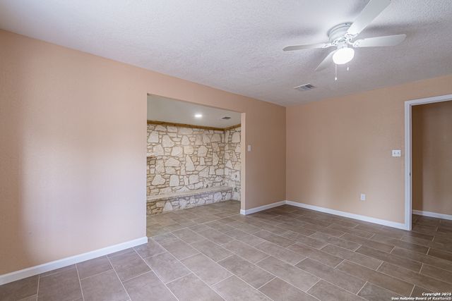 502 S San Manuel St, San Antonio, TX 78237
