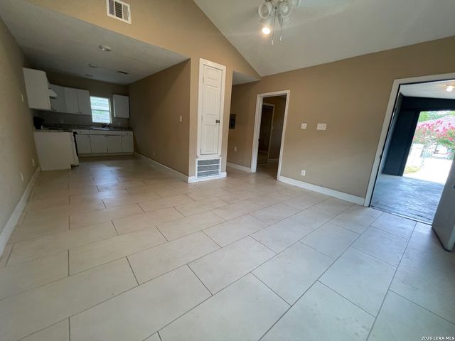 502 S San Manuel St, San Antonio, TX 78237