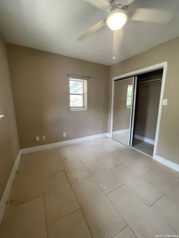 502 S San Manuel St, San Antonio, TX 78237
