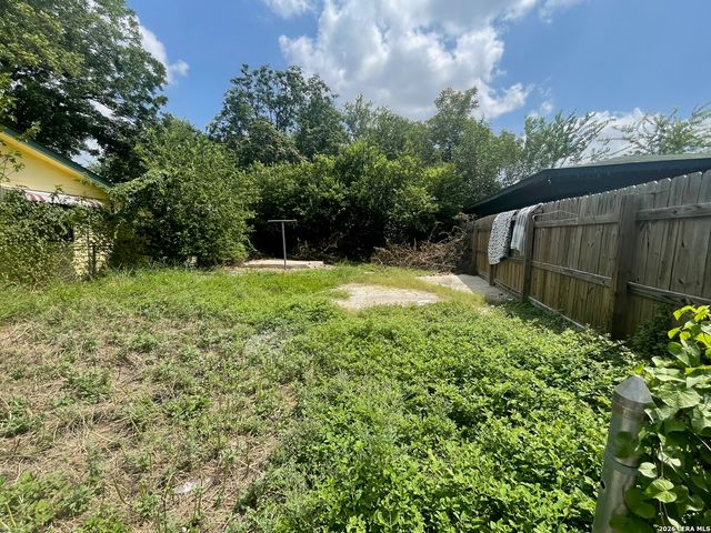 502 S San Manuel St, San Antonio, TX 78237