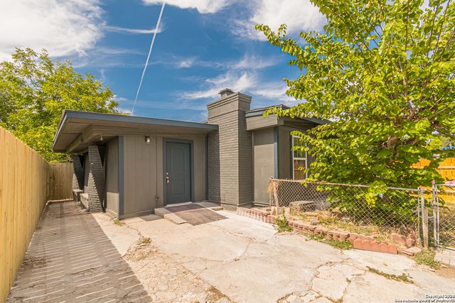 502 S San Manuel St, San Antonio, TX 78237