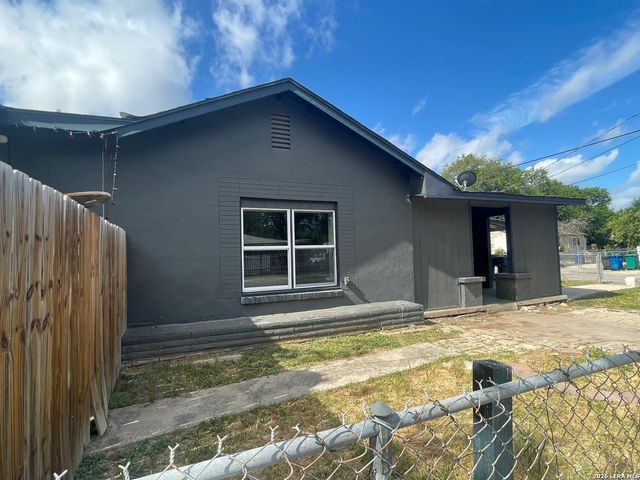 502 S San Manuel St, San Antonio, TX 78237