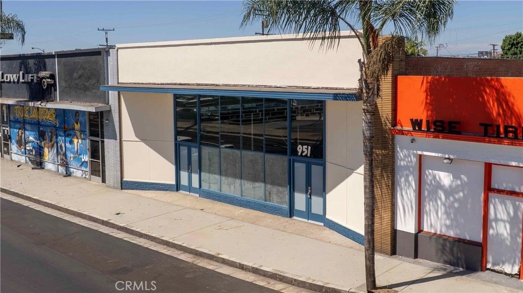 951 S LA BREA, Inglewood, CA 90301 — photo 2