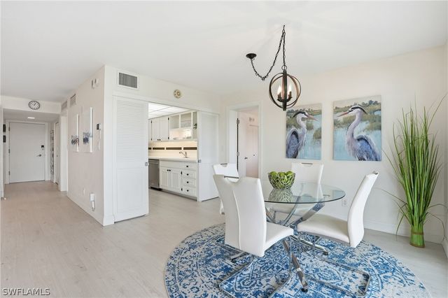 3410 Gulf Shore BLVD N 702, Naples, FL 34103