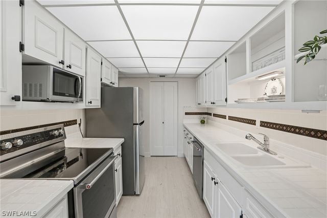 3410 Gulf Shore BLVD N 702, Naples, FL 34103