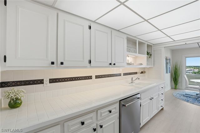 3410 Gulf Shore BLVD N 702, Naples, FL 34103