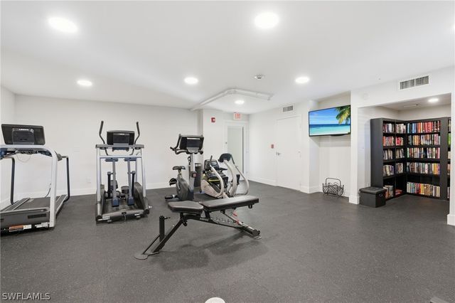 3410 Gulf Shore BLVD N 702, Naples, FL 34103