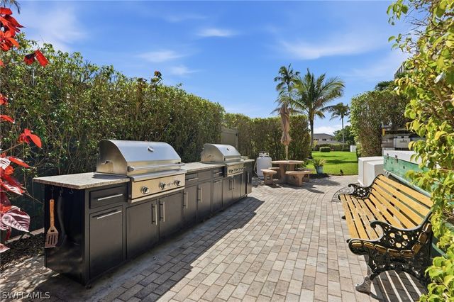 3410 Gulf Shore BLVD N 702, Naples, FL 34103