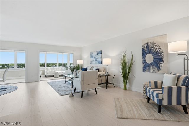 3410 Gulf Shore BLVD N 702, Naples, FL 34103