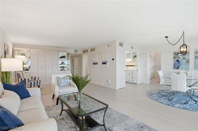 3410 Gulf Shore BLVD N 702, Naples, FL 34103