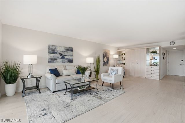 3410 Gulf Shore BLVD N 702, Naples, FL 34103