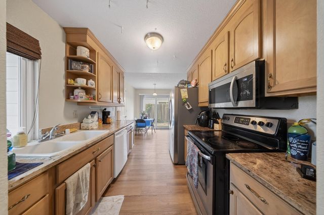 7263 Hayward Dr, Sacramento, CA 95828