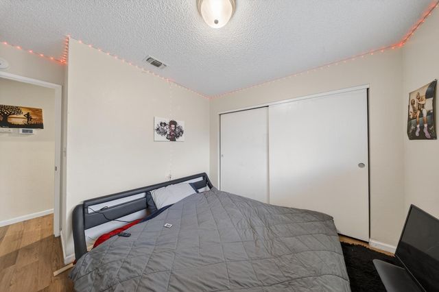 7263 Hayward Dr, Sacramento, CA 95828