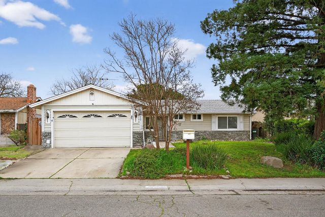 7263 Hayward Dr, Sacramento, CA 95828