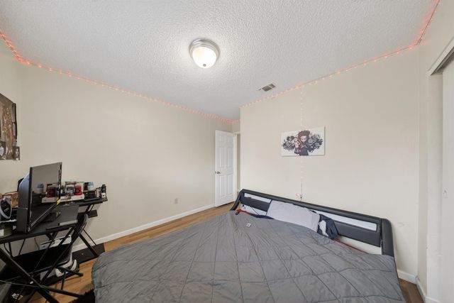 7263 Hayward Dr, Sacramento, CA 95828