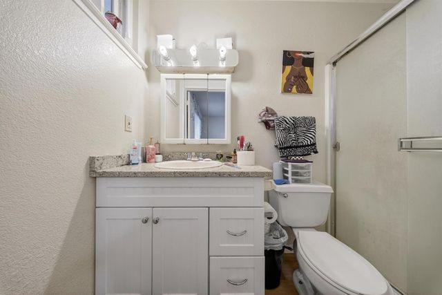 7263 Hayward Dr, Sacramento, CA 95828