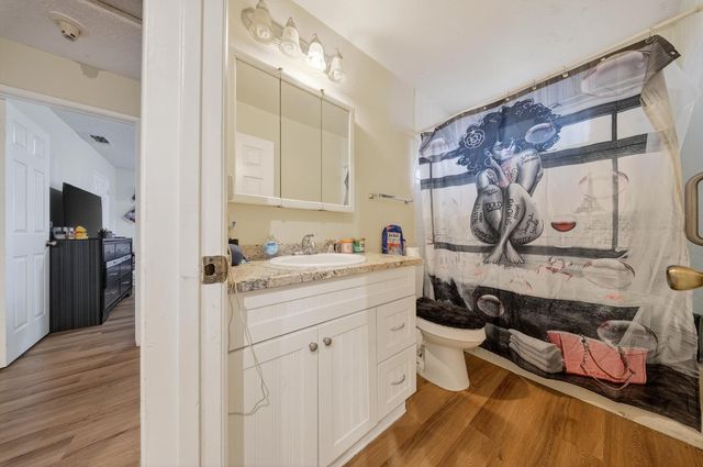 7263 Hayward Dr, Sacramento, CA 95828