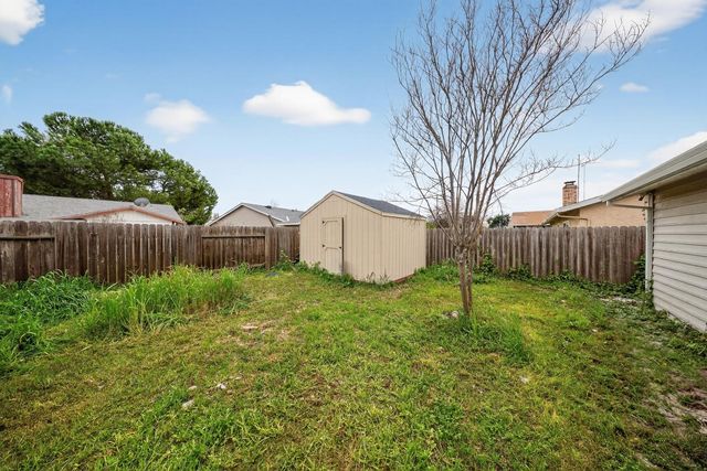 7263 Hayward Dr, Sacramento, CA 95828