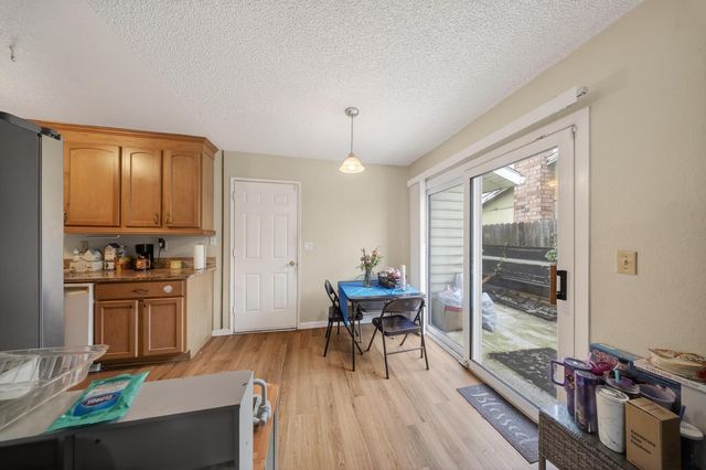 7263 Hayward Dr, Sacramento, CA 95828