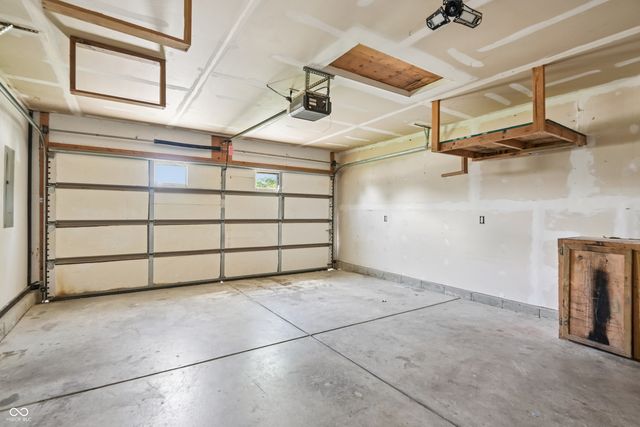 503 Bourneside Drive, Greenfield, IN 46140