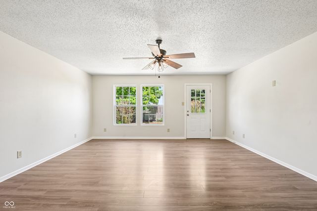 503 Bourneside Drive, Greenfield, IN 46140