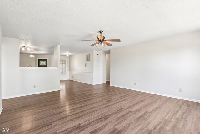 503 Bourneside Drive, Greenfield, IN 46140