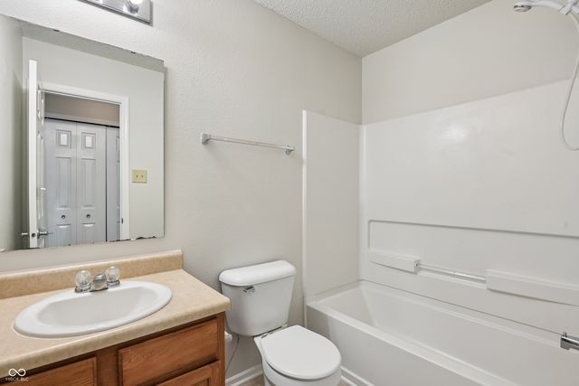503 Bourneside Drive, Greenfield, IN 46140