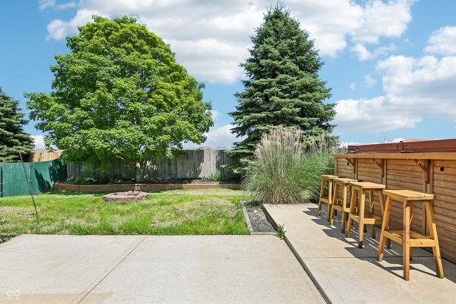 503 Bourneside Drive, Greenfield, IN 46140