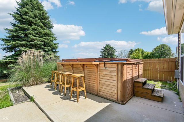 503 Bourneside Drive, Greenfield, IN 46140