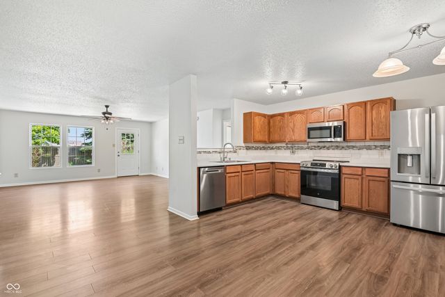 503 Bourneside Drive, Greenfield, IN 46140