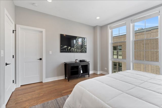 4442 S Drexel Boulevard G, Chicago, IL 60653