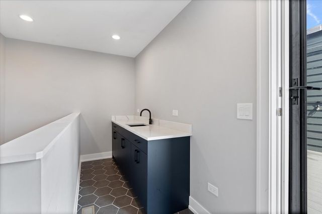 4442 S Drexel Boulevard G, Chicago, IL 60653