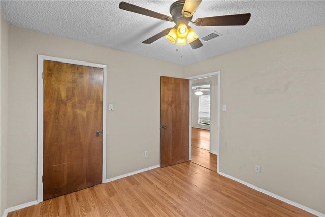 1939 E Texas Street, Denison, TX 75021
