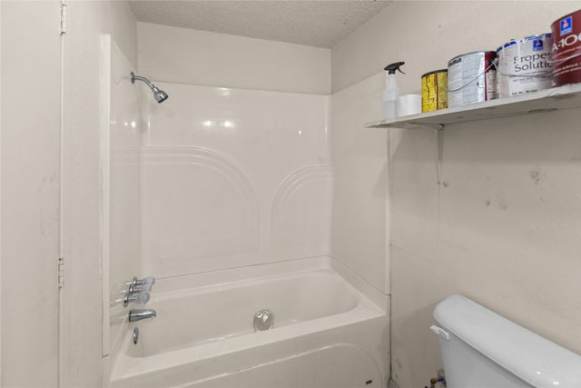 1939 E Texas Street, Denison, TX 75021