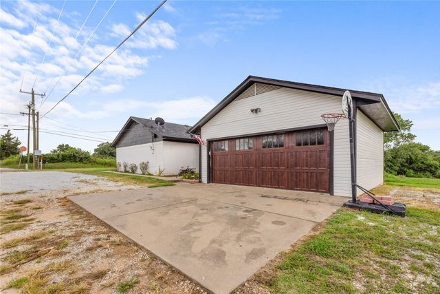 1939 E Texas Street, Denison, TX 75021
