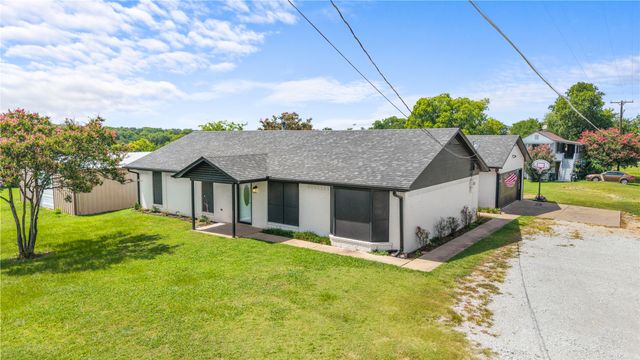 1939 E Texas Street, Denison, TX 75021