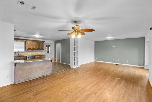 1939 E Texas Street, Denison, TX 75021